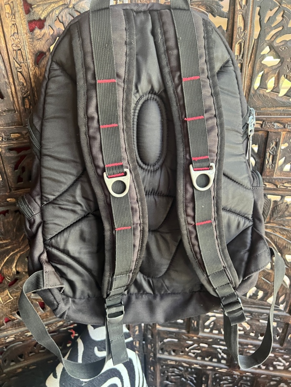 Oakley Black Men's Everyday Backpack with Silver Logo - Picture 4 of 8